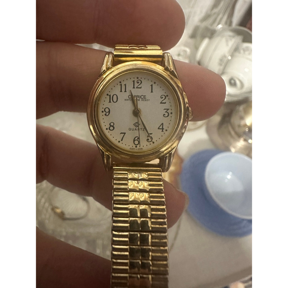 Vintage Caprice Gold Tone Quartz Watch Stretch Band Grandmacore Needs Battery - Picture 2 of 4